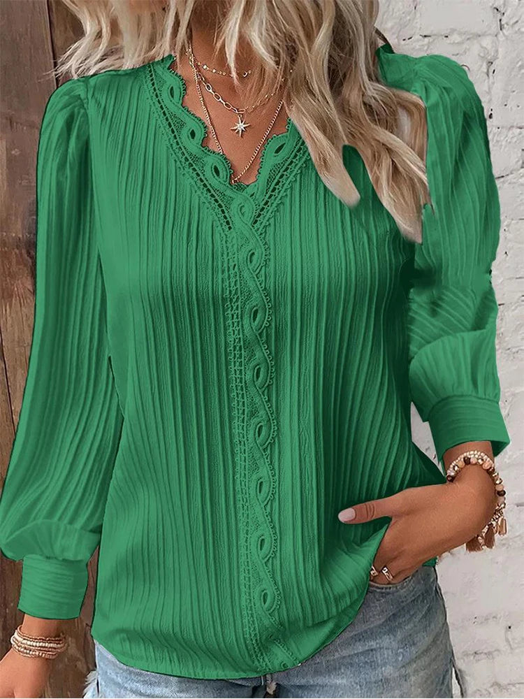 Elegant Lace Stitching Chiffon Blouse – V-Neck Long Sleeve Loose Pullover for Fall.