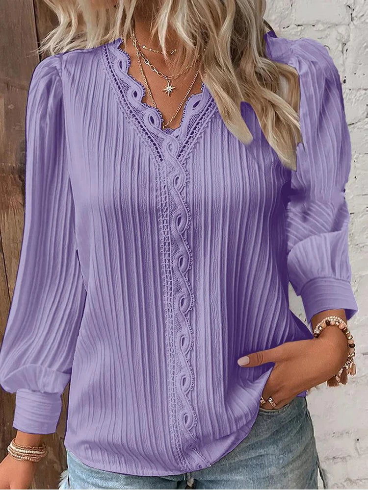 Elegant Lace Stitching Chiffon Blouse – V-Neck Long Sleeve Loose Pullover for Fall.