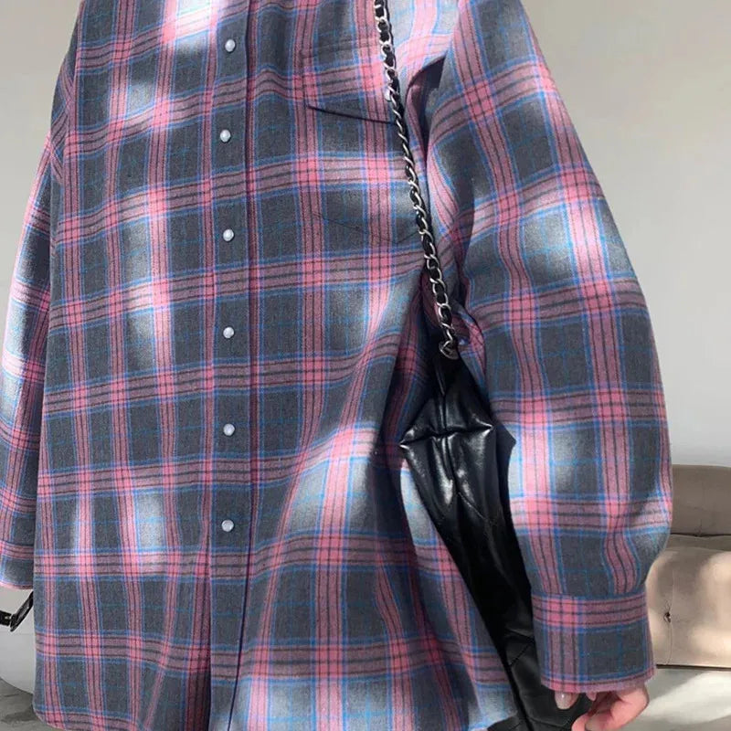 Women's Vintage Plaid Shirt – Loose Fit, Long Sleeve, Button-Down.