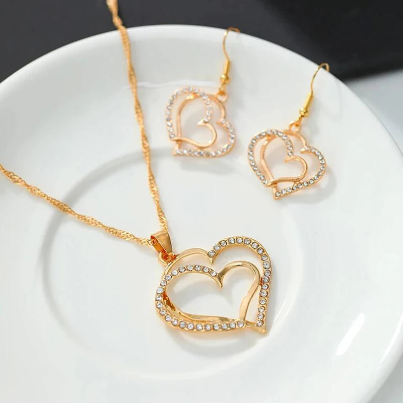 Set Gioielli a Cuore: Eleganza e Stile.-Nilah Store